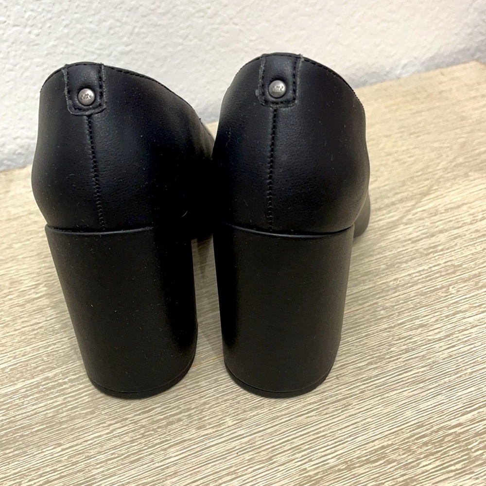 Used Matt & Nat Pumps
Great Condition! - Picture 3 of 9
